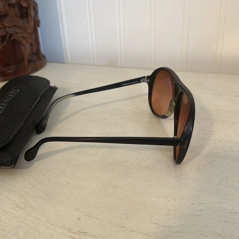 Serengeti drivers 5227g sunglasses Corning optics case